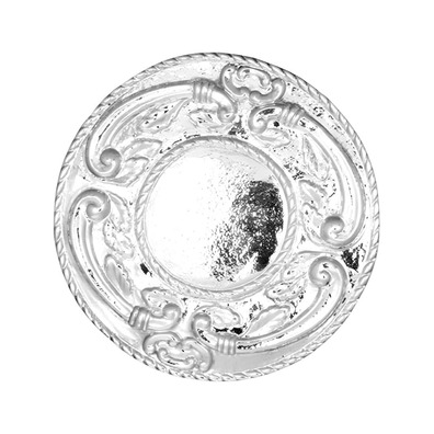 Aureola de plata con decoración en altorelieve